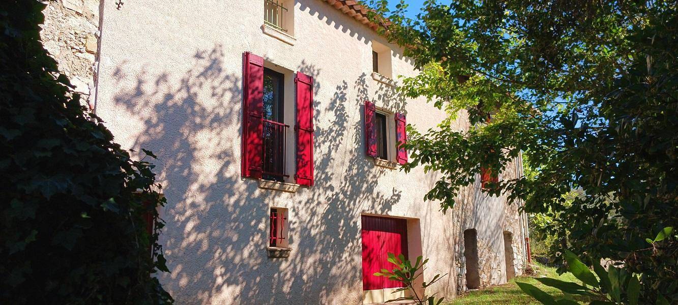 Au calme en campagne au milieu des oliviers centenaires in Tourrettes, Côte méditerranéenne (France)