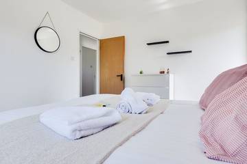 Glamping for 8 People in Manchester, Greater Manchester, Photo 2