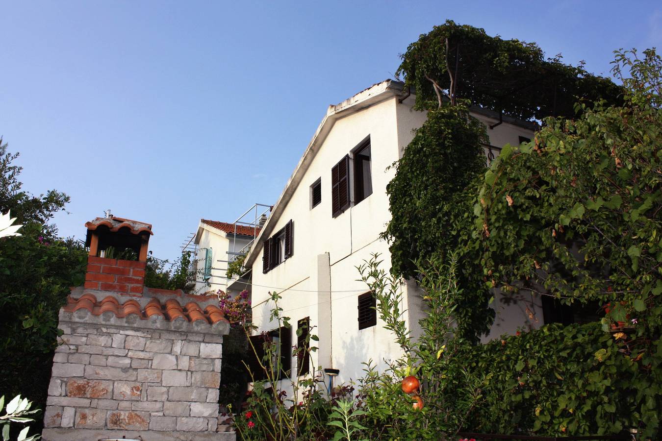 Ganze Wohnung, 3-Zimmer-Ferienwohnung mit Balkon und Meerblick Maslinica, Solta A-5176-a in Maslinica, Solta