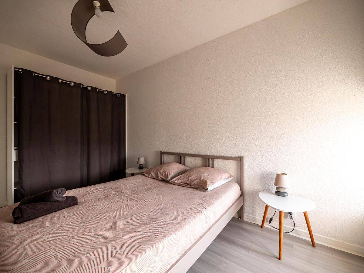 Appartement entier, Appartement Chaleureux avec 2 grandes chambres in Saint-Rambert-d'Albon, Région de Valence