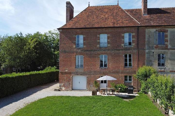 Gîte pour 8 personnes, avec Jardin dans Le Pin-au-Haras
