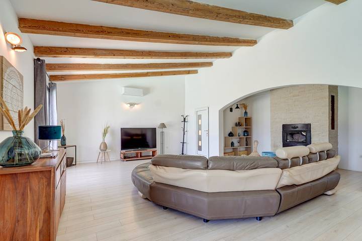 Location de vacances pour 14 personnes, avec jardin et piscine à Belgodère - 4