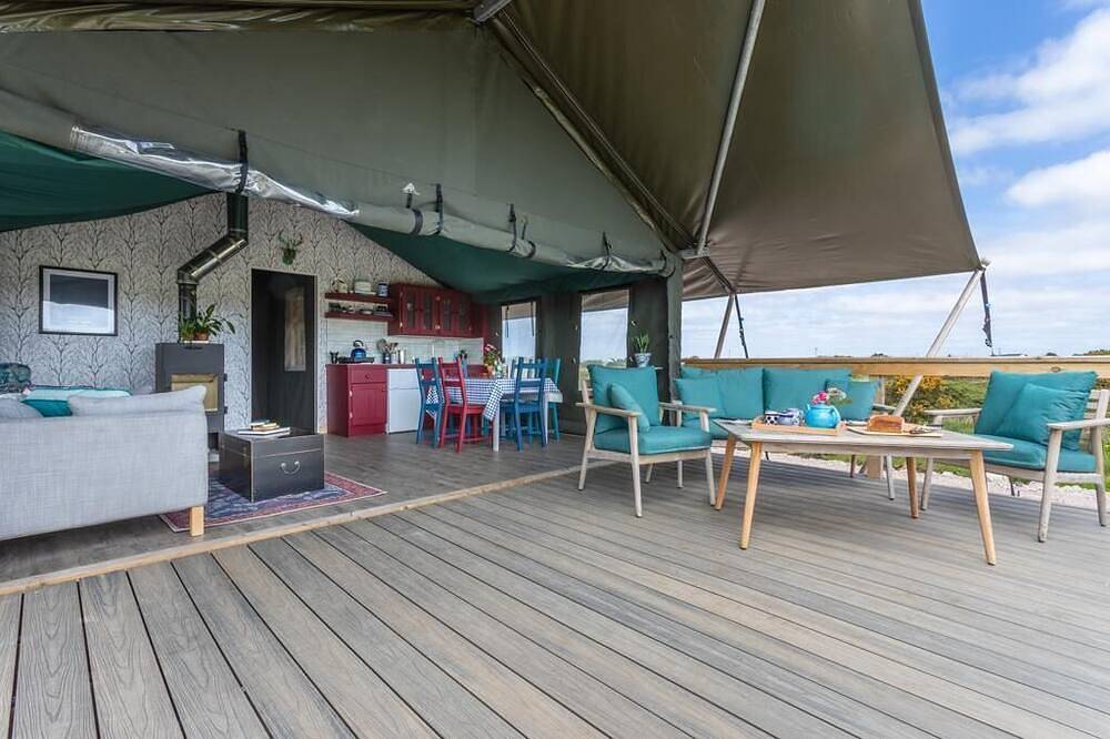 Luxury safari tent sleeps 6. Wild Atlantic Way Connemara near beach/Aran Islands in Connemara