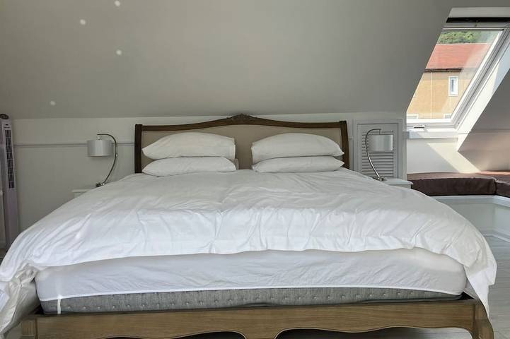 Beautiful 3-bedroom house. Sea view.  40 mins from Edinburgh. Dog friendly. in Burntisland, Region Fife