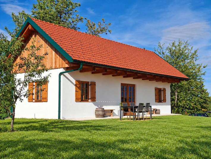 Ferienhaus für 4 Personen, mit Terrasse und Garten sowie Ausblick in Güssing
