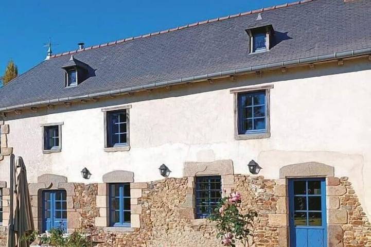 Location de vacances pour 14 personnes, avec jardin à Pleumeleuc
