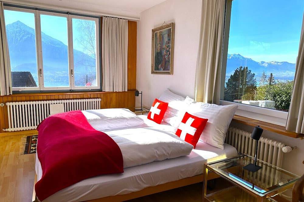 Swisshut Stunning Views Alps & Lake - Chalet Chrützwäg in Sigriswil, Meer van Thun