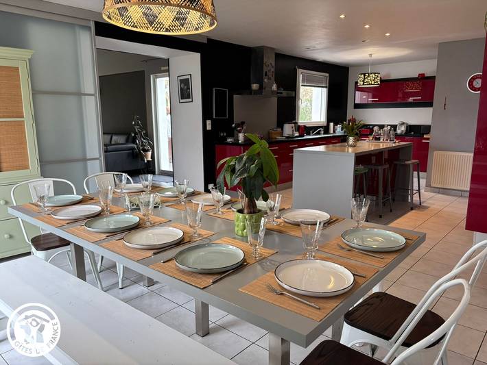 Gîte pour 12 personnes, avec Terrasse et Jardin à Challans