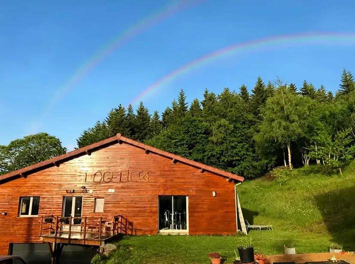 Chalet pour 16 personnes, avec piscine ainsi que terrasse et jardin - 1
