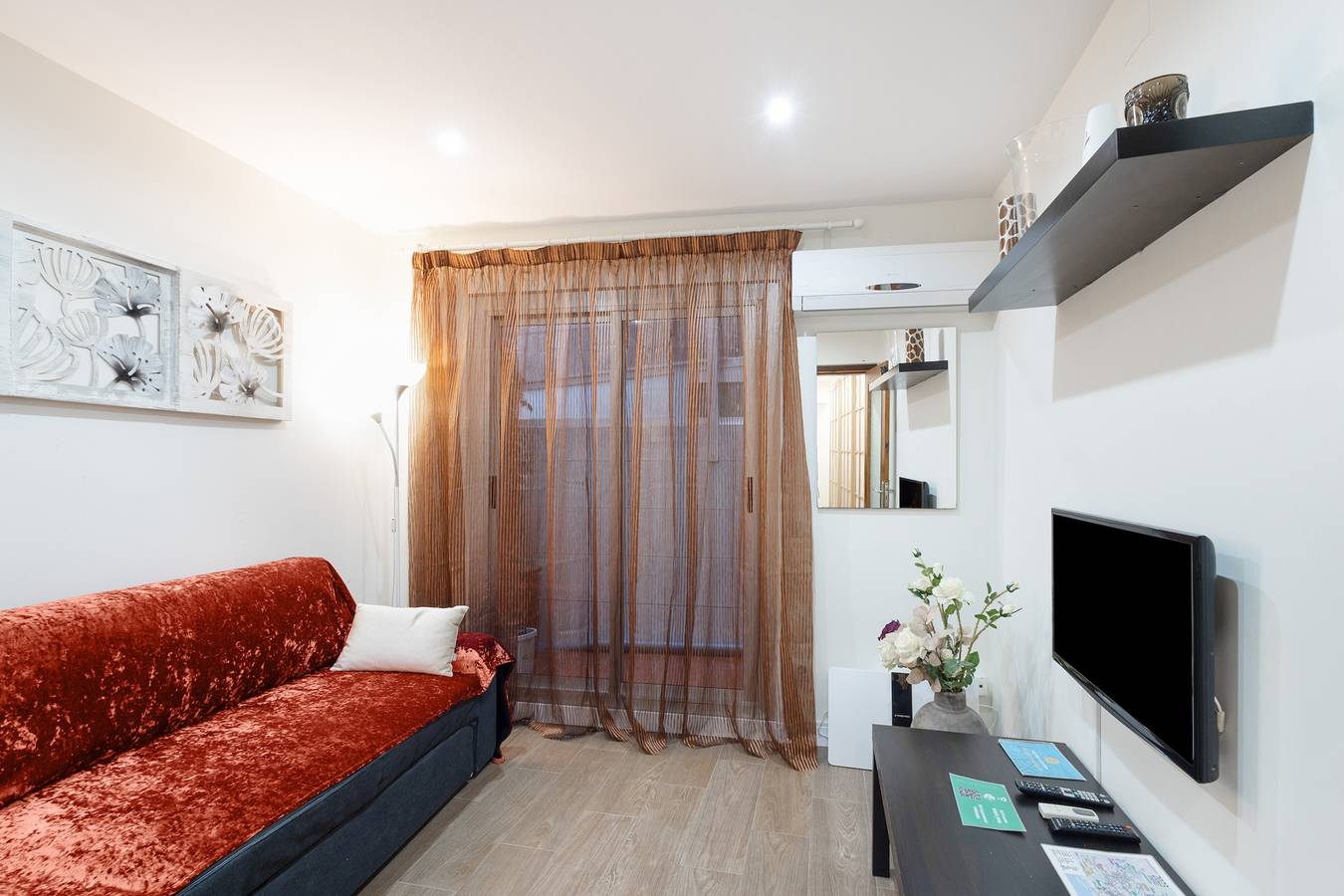 Ganze Wohnung, Ferienwohnung "Bonito Piso Cerca de Park Guell" mit Wlan und Klimaanlage in Barcelona, Barcelonès