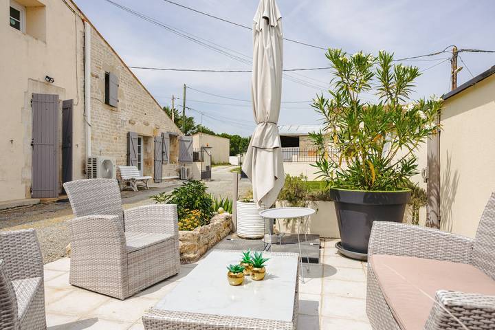 Gîte pour 4 personnes, avec Jardin à Le Thou