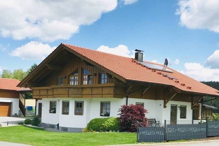Ferienwohnung für 4 Personen, mit Garten und Balkon in Achslach