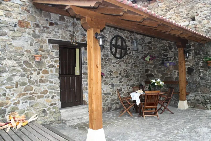 Holiday home for 9 people, with view and terrace, with pets - 1