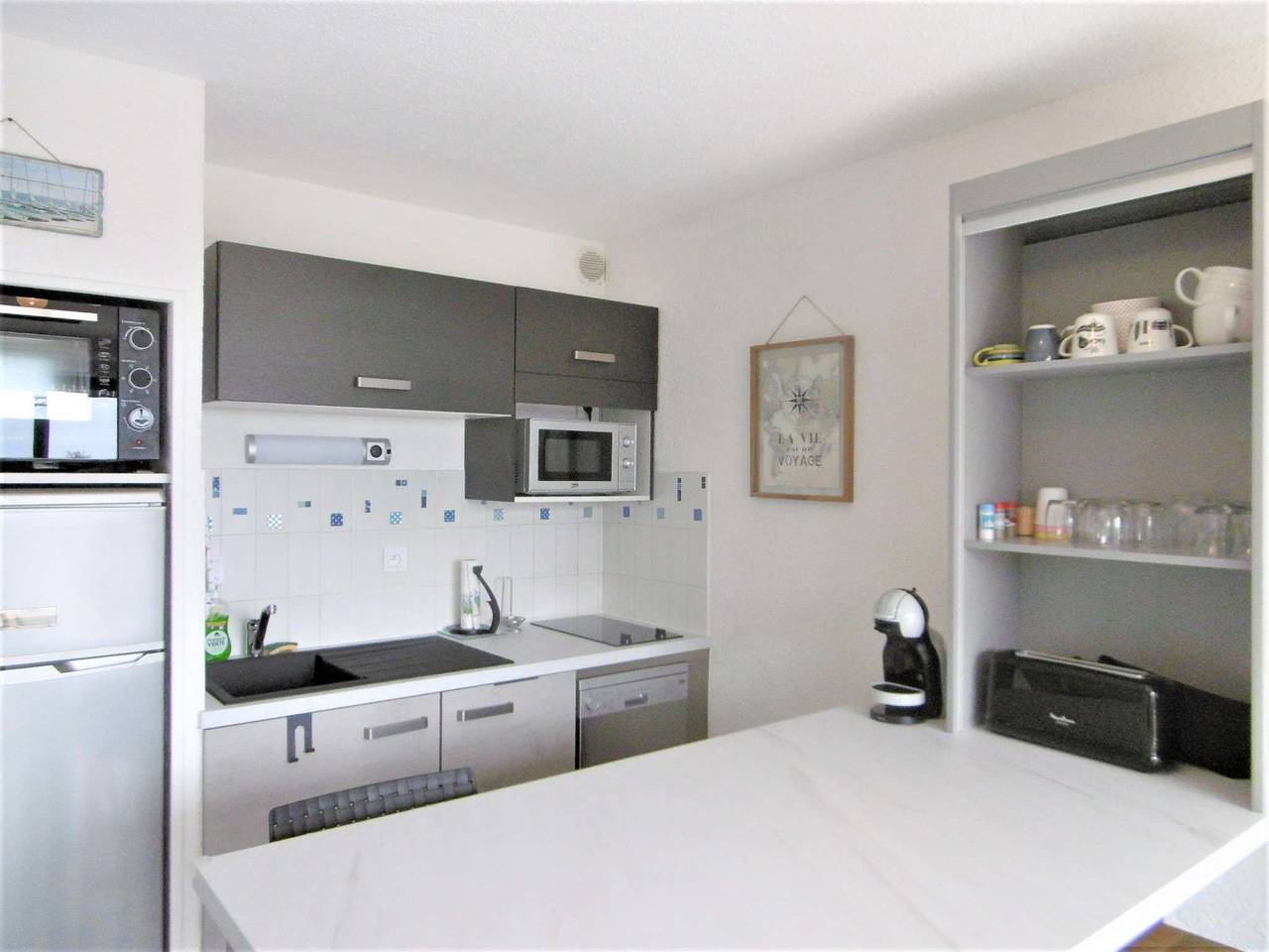 Appartement entier, Appartement 2 pièces 2 à 4 personnes à 500 m de la plage Wifi in Sarzeau, Côte des Mégalithes