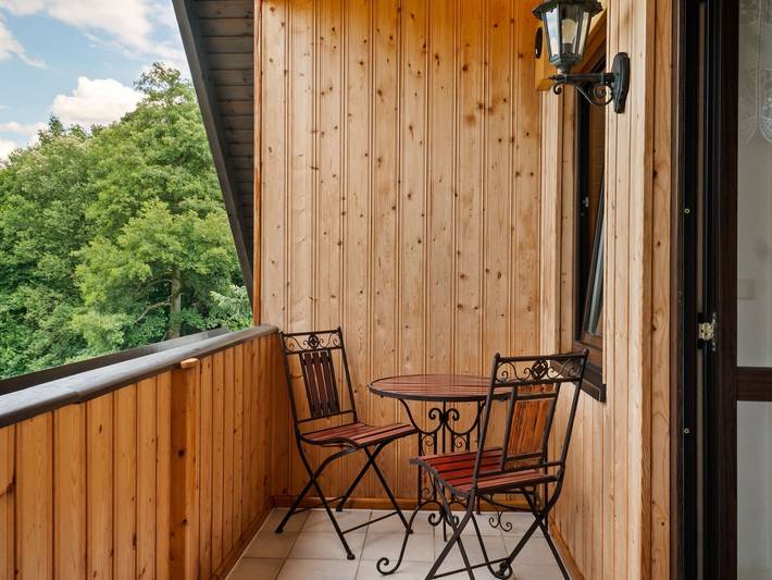Ganze Wohnung, Charmante Dachgeschoss Ferienwohnung im Erzgebirge in Schwarzenberg (Erzgebirge), Erzgebirge