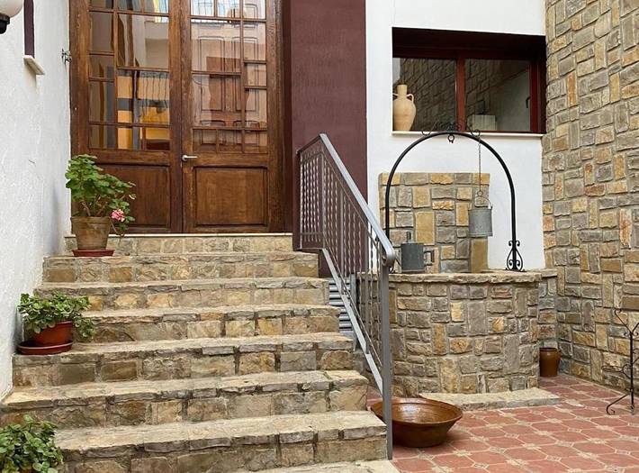 Chalet para 20 personas, con piscina además de terraza y vistas - 1