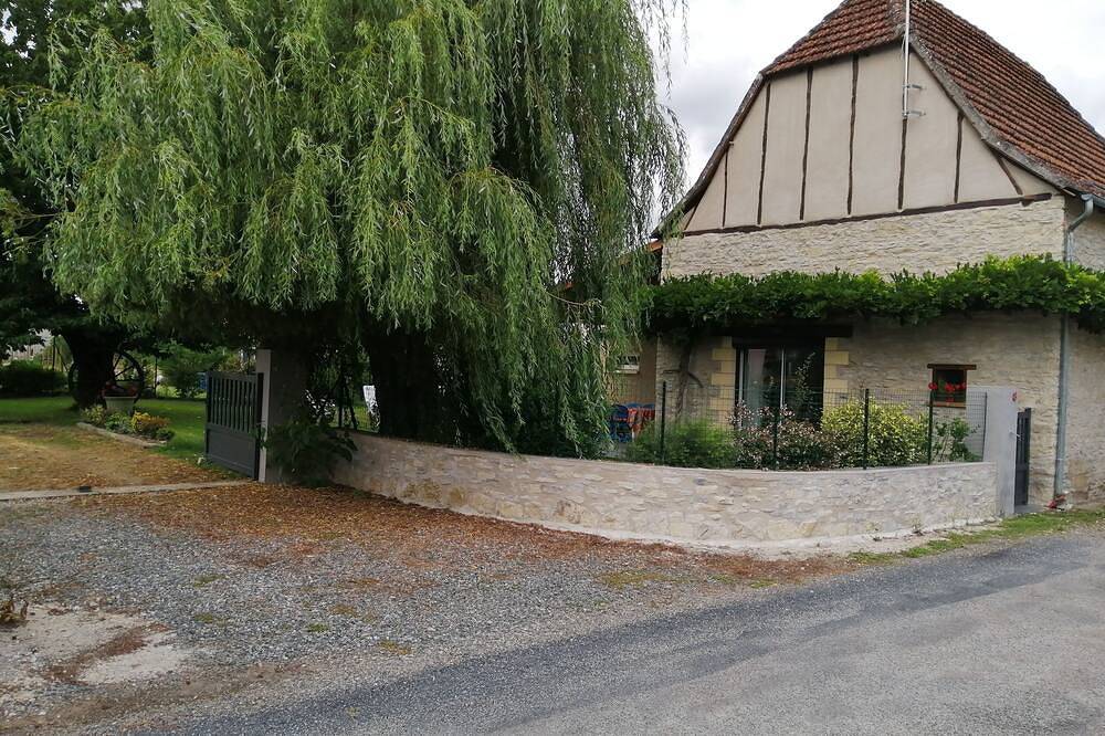 Stone barn conversion for 4 people, with swimming pool. in Bretenoux, Macizo Central