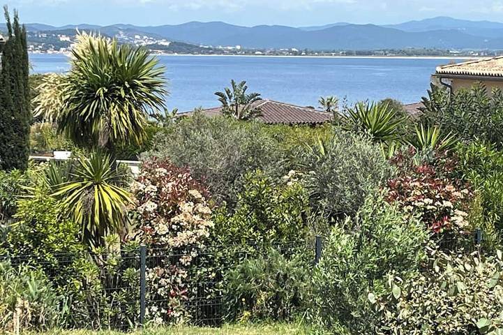 Gîte pour 4 personnes, avec Terrasse et Jardin dans Pointe Des Chevaliers Hyeres