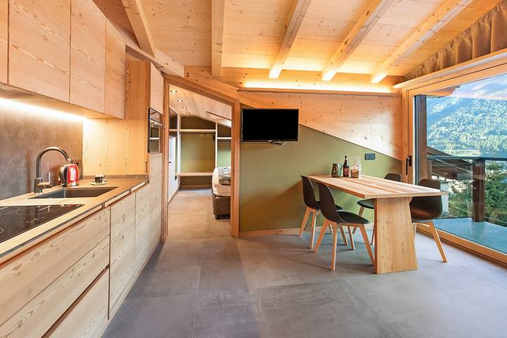 Appartamento intero, Appartamento "Aria di Casa Reit" con vista montagne, giardino in comune e Wi-Fi in Piatta (Valdisotto), Valdisotto