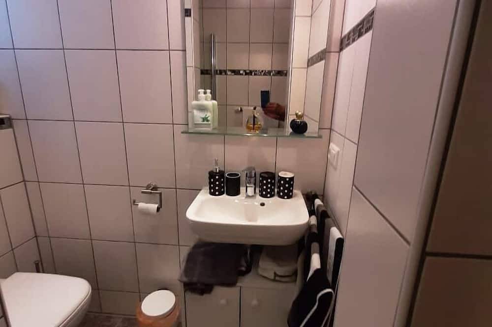 Ganze Wohnung, Gemütliche Ferienwohung 60qm mit mehreren Sitzmöglichkeiten im Garten in Waldsassen, Ostbayern