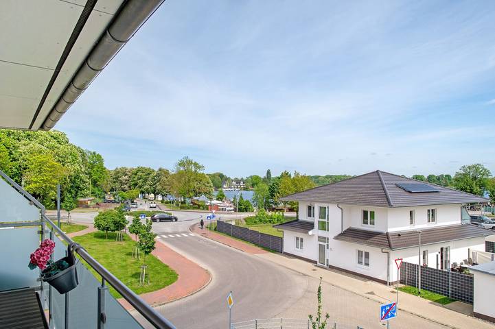 Ferienwohnung für 5 Personen, mit Seeblick und Sauna sowie Balkon, kinderfreundlich