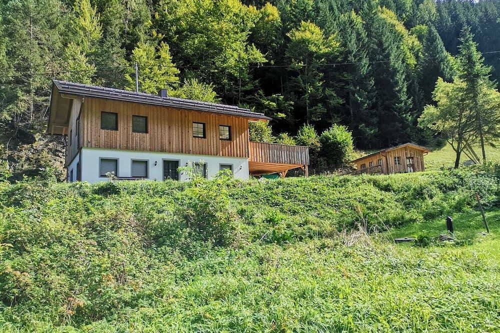 Ganze Wohnung, Ferienhaus komplett neu 14 Automin. vom Weisensee entfernt. Wanderwege vor Ort in Gailtaler Alpen, Stockenboi