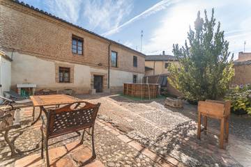 Chalet para 16 Personas en Melgar de Fernamental, Provincia de Burgos, Foto 1