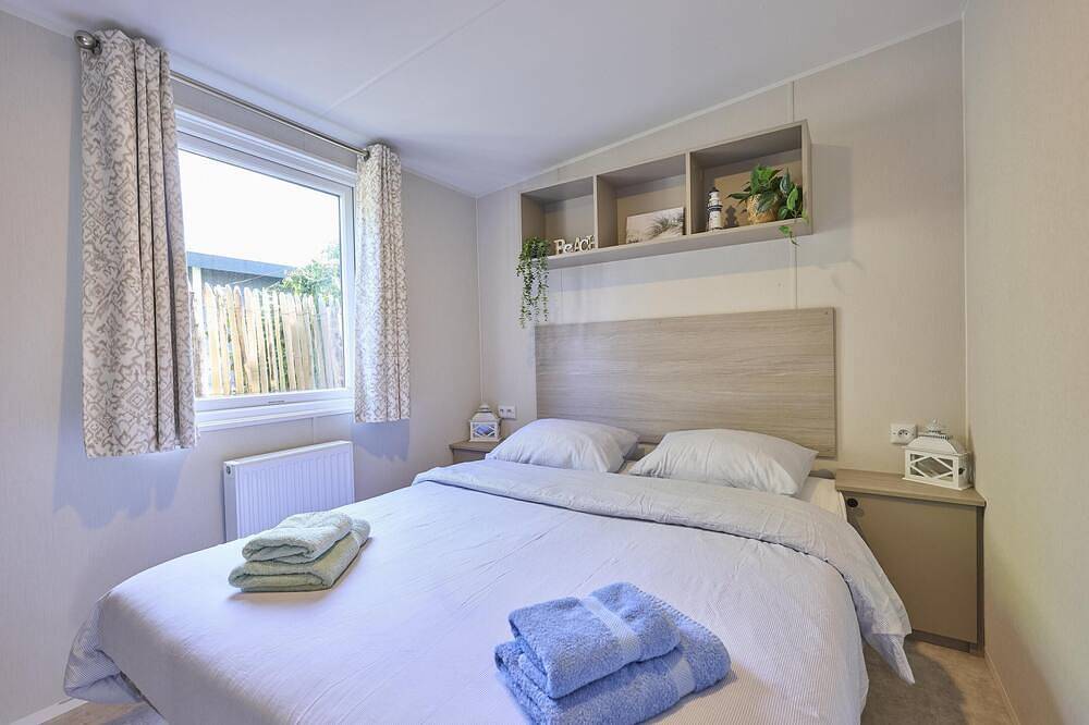 Chalet met frisse uitstraling nabij het strand in Goedereede, Goeree-Overflakkee