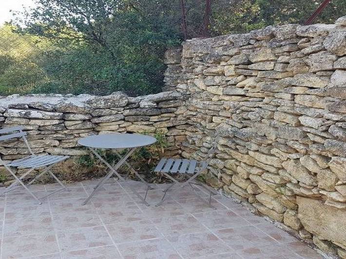 Studiowohnung mit Terrasse - Pool, Tennis, Bouleplatz in Grans, Mittelmeerküste (Frankreich)