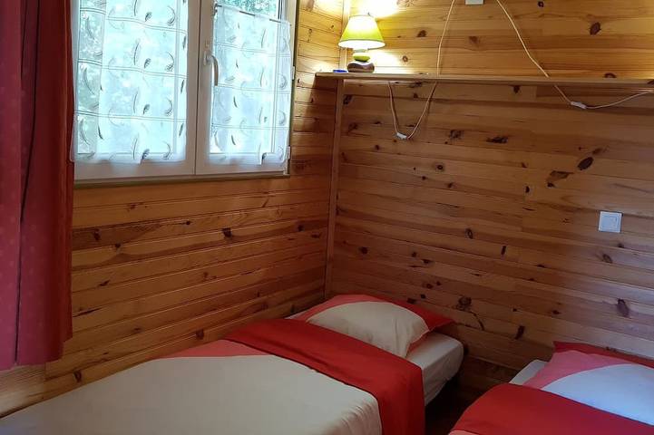 Gîte pour 4 personnes, avec piscine et jardin, animaux acceptés à Marcillac-Saint-Quentin - 3