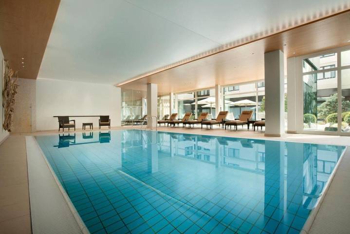 Hotel für 10 Personen, mit Terrasse und Garten sowie Pool und Sauna in Nürnberg