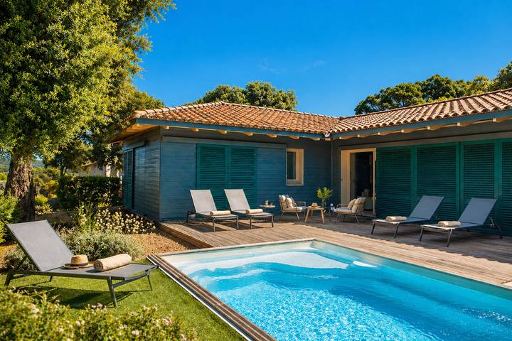 Villa pour 8 personnes, avec Terrasse ainsi que Jardin et Piscine en Corse