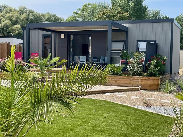 Maison d’hôte pour 4 personnes, avec terrasse ainsi que jardin et piscine