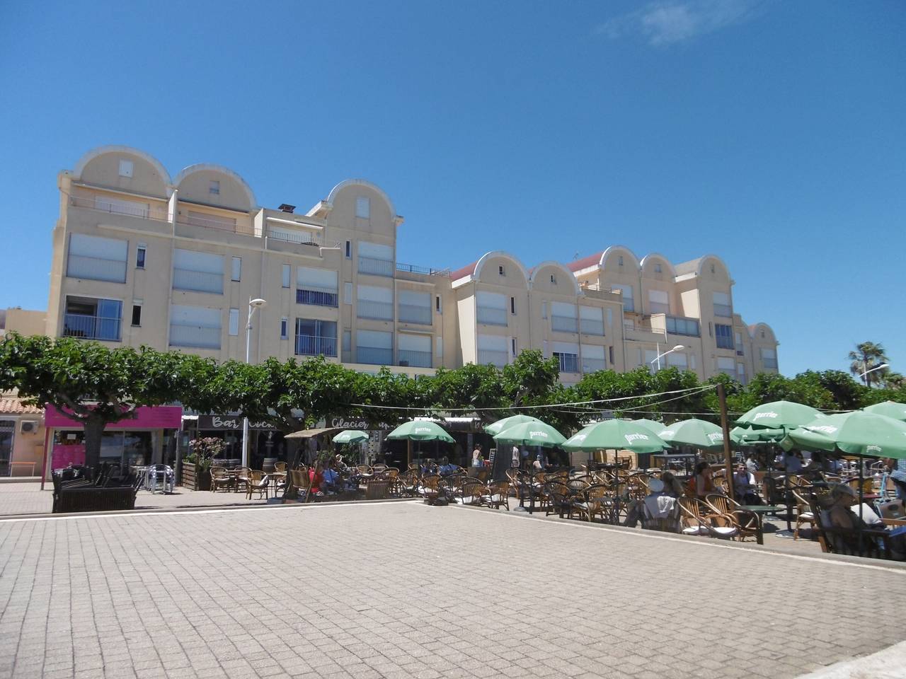 Appartement entier, Gruissan - Studio rénové climatisé 2/3 pers, parking sécurisé, à 50m de la plage du Grazel in Gruissan (Ville), Gruissan