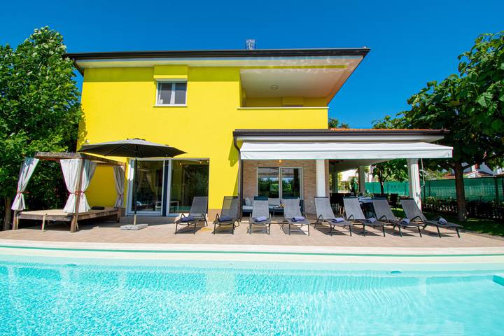 Ferienhaus für 10 Personen, mit Terrasse und Garten sowie Pool, mit Haustier in Kosinozici - 3