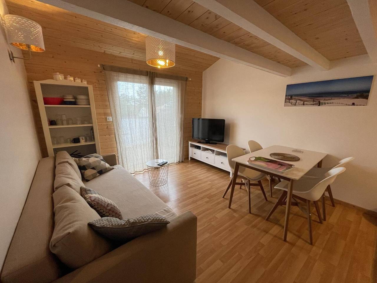 Appartement entier, La Tomate Surfeuse 2 – Appartement Confortable à Hourtin, Proche Plage, 4 Pers, Idéal Familles in Hourtin Plage, Hourtin