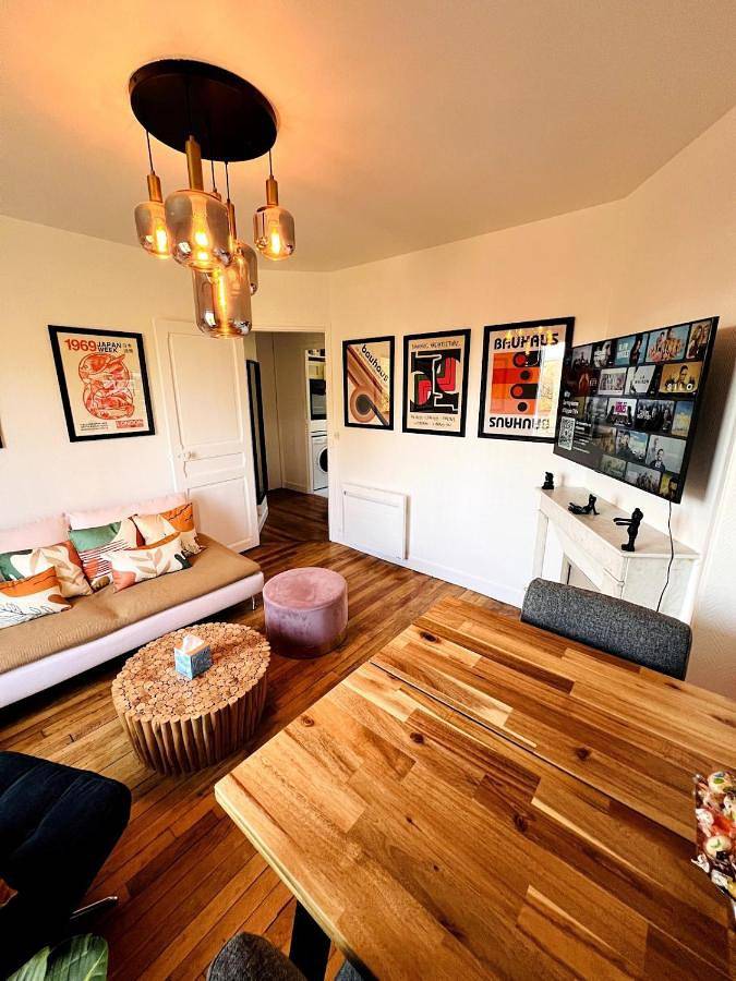 Appartement entier, 2-room apartment 1 min from station 12 min from Paris in Enghien-les-Bains, Val-d'Oise