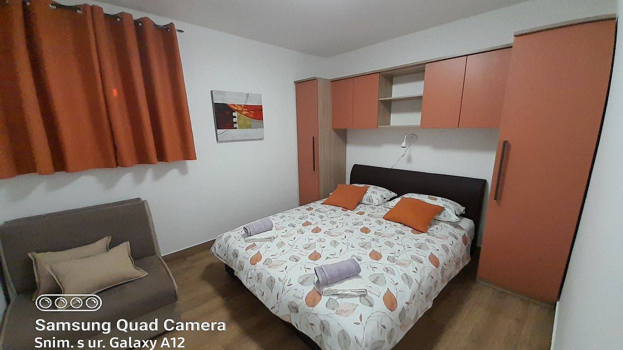 Ganze Ferienwohnung, Ferienwohnung für 5 Personen (47 m²) in Jelsa in Zavala, Hvar