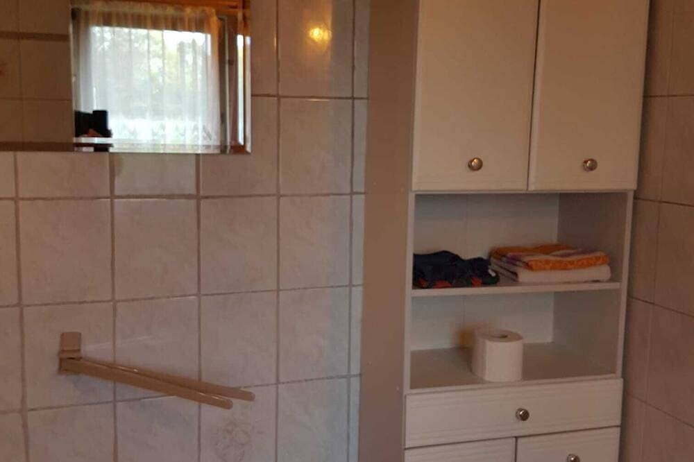 Bungalow nahe Lübbesee mit Terrasse, Kamin und familienfreundlicher Ausstattung in Petersdorf (Milmersdorf), Milmersdorf