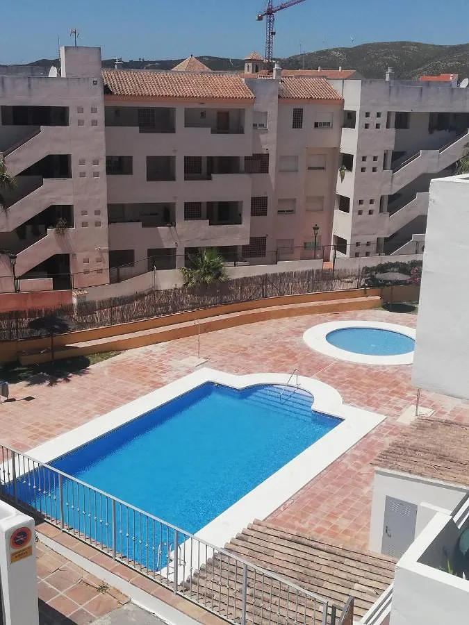 Apartamento de vacaciones para 4 personas, con jardín y terraza además de piscina y vistas - 1