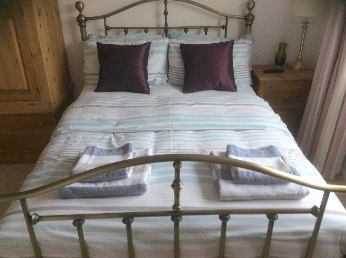 Deluxe Double Room with Shower in Mudeford, Christchurch