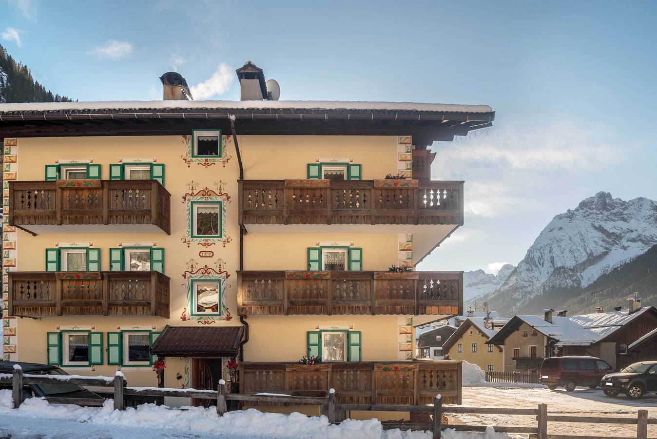 Entire apartment, Apartment 'Betites 1' with Mountain View, Shared Garden and Wi-Fi in Canazei, Dolomiti Superski