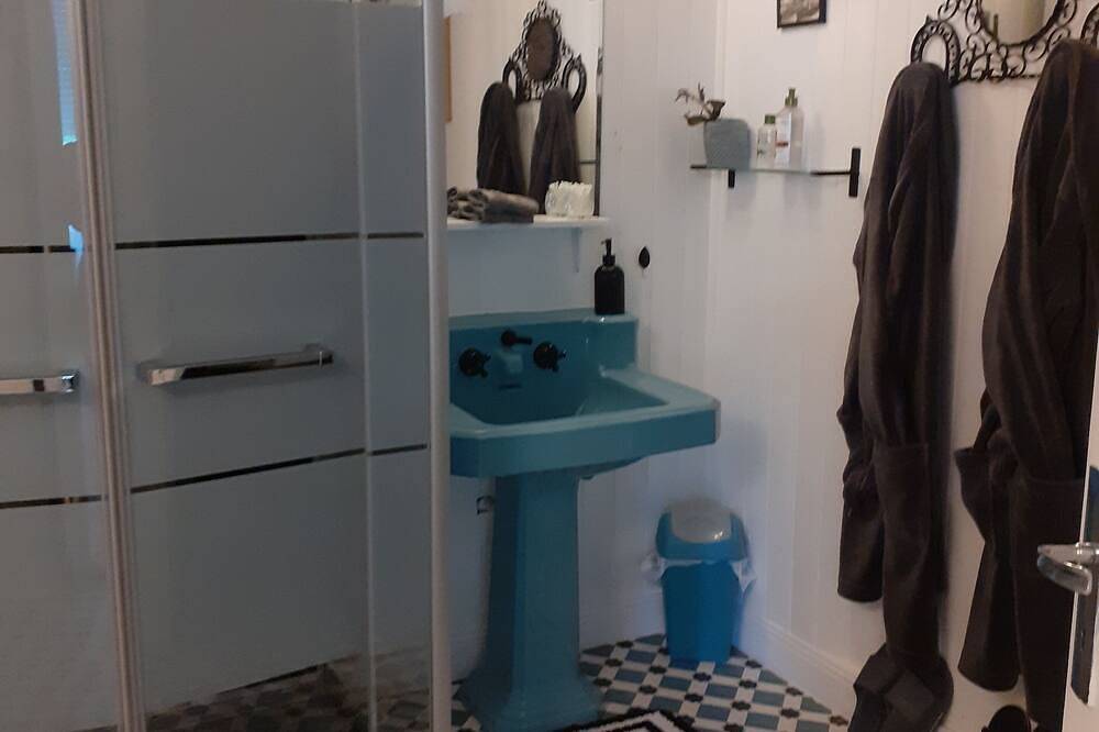 Apartamento entero, Colourful cosy apartment close to Mont Saint Michel in Roz-sur-Couesnon, Bahía del Monte Saint-Michel