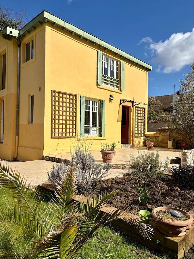 Beautiful family home 10 minutes from Versailles in Marly-le-Roi, Yvelines