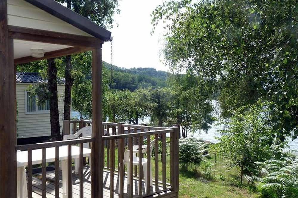 Mobilhome au bord d'un lac pour la pêche, le calme, la nature in Montpeyroux (Midi-Pyrénées), Parc naturel régional de l'Aubrac