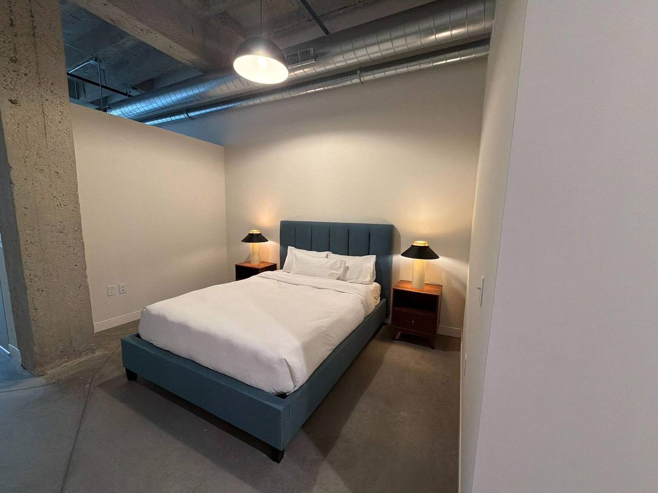 Ganze Wohnung, Roami at Century Plaza No Cleaning Fee Studio in Minneapolis, Twin Cities