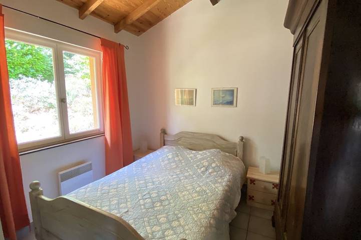 Gîte pour 5 personnes, avec jardin ainsi que terrasse et piscine à Doissat - 2