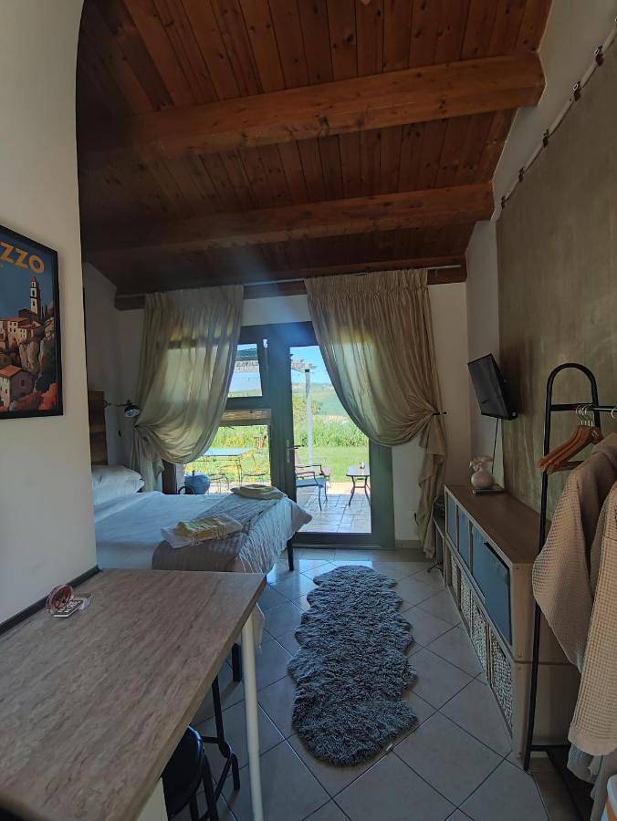 Ferienwohnung für 2 Personen, mit Ausblick und Terrasse sowie Garten - 1