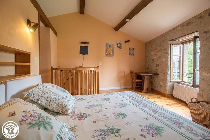 Location de vacances pour 2 personnes, avec jardin à Parent - 4