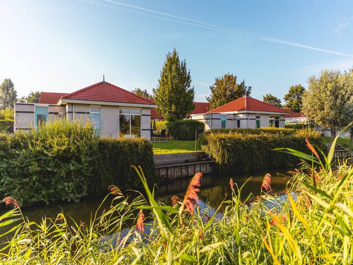 Ferienhaus für 6 Personen, mit Terrasse und Garten sowie Pool in Andijk